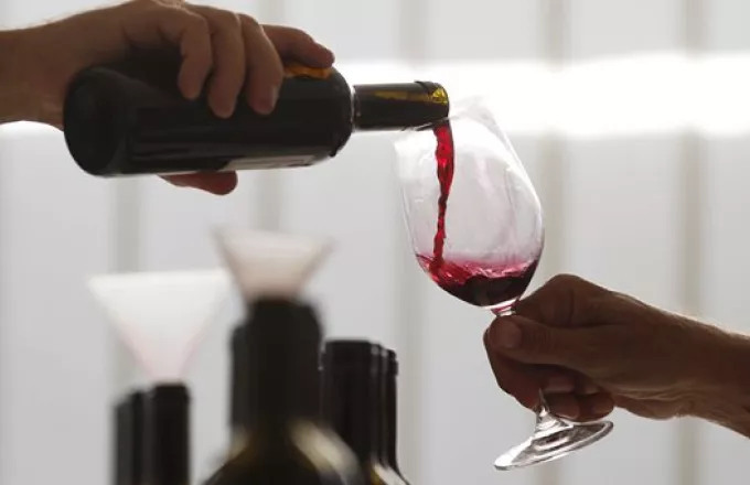 Eμπαιγμό για τον ΕΦΚ στο κρασί καταγγέλλει ο Σύνδεσμος Ελληνικού Οίνου