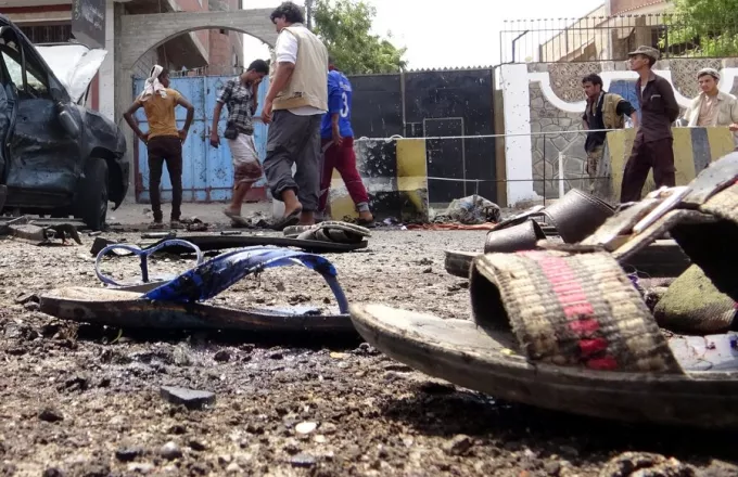 Μακελειό με πάνω από 50 νεκρούς από χτύπημα καμικάζι στην Υεμένη