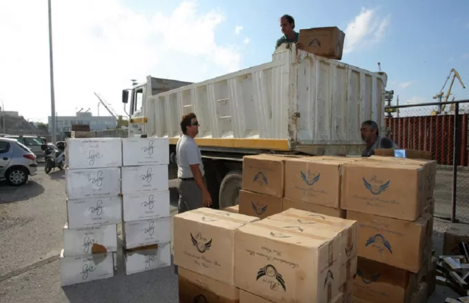 Δεσμεύθηκαν 39 τόνοι ακατάλληλων ζωοτροφών στον Πειραιά 