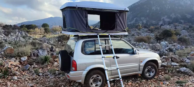 Σκηνή σε αυτοκίνητο