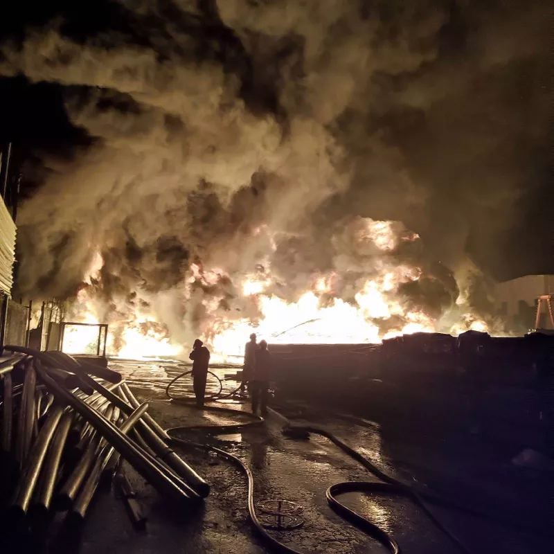 Στιγμιότυπο από τη φωτιά στον Ασπρόπυργο.