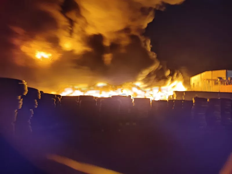 Στιγμιότυπο από τη φωτιά στον Ασπρόπυργο.