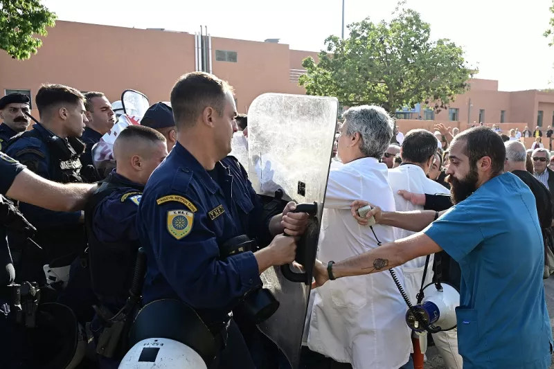 Ένταση στο Αττικόν