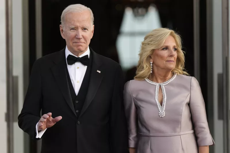 Ο Τζο Μπάιντεν με τη σύζυγό του 