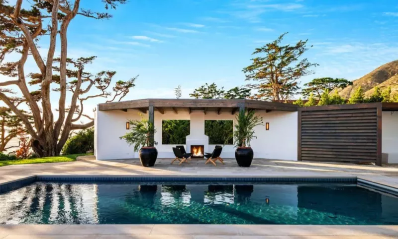 Η Κιμ Καρντάσιαν αγόρασε την έπαυλη της Σίντι Κρόφορντ 