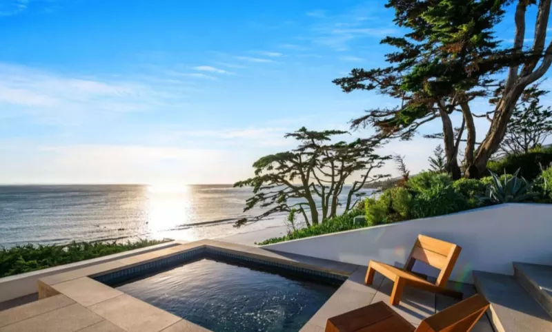 Η Κιμ Καρντάσιαν αγόρασε την έπαυλη της Σίντι Κρόφορντ 