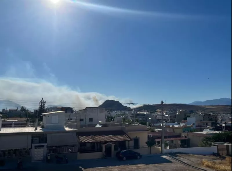 Φωτιά στη Σαλαμίνα