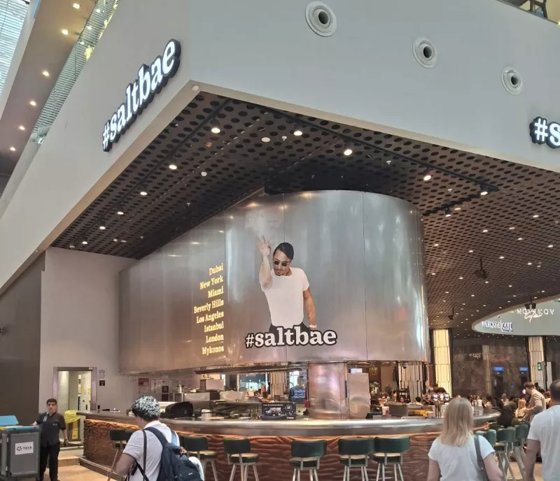 Εστιατόριο Saltbae στο αεροδρόμιο της Κωνσταντινούπολης