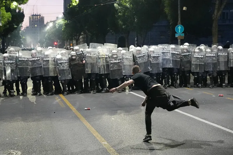 Σερβία διαδήλωση