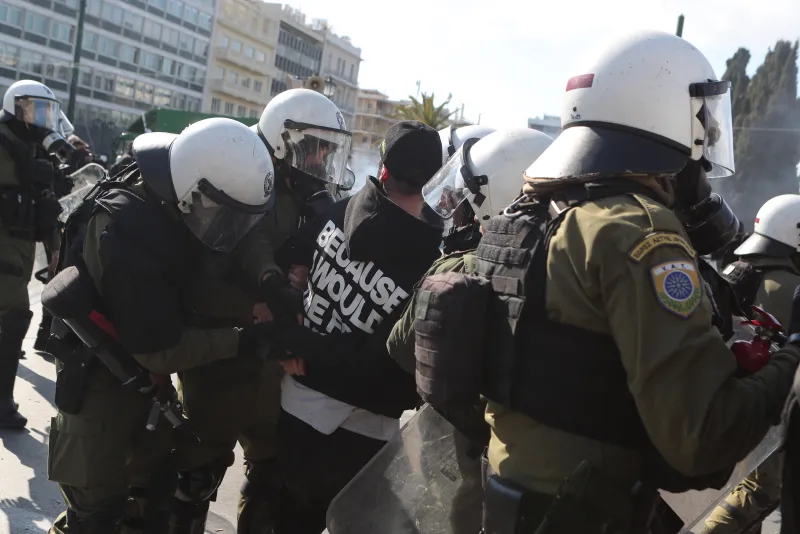 Τέμπη: Ένταση στο Σύνταγμα 
