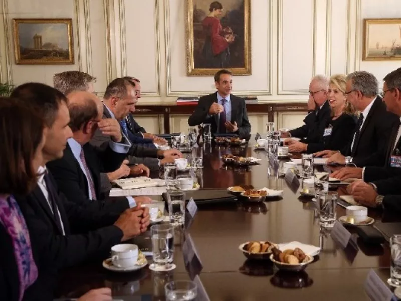 Προς αναθεώρηση οι τραπεζικές χρεώσεις - Μητσοτάκης: Δεν δικαιολογούνται