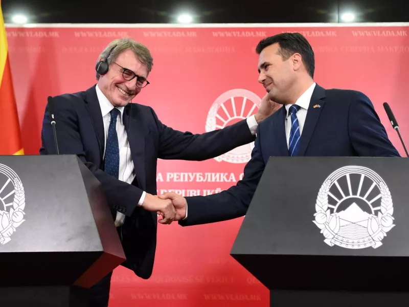 Σασόλι προς Ζάεφ: Συνέχισε τις μεταρρυθμίσεις