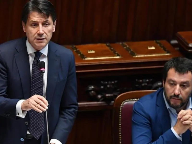 Μετά τον Τζόνσον ο Σαλβίνι; «Σε κωματώδη κατάσταση η κυβέρνηση Κόντε»