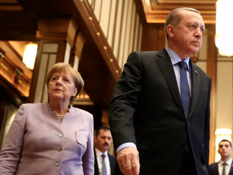 Συρίγος στον ΣΚΑΪ: Ο Ερντογάν είναι πολύ στριμωγμένος, και τότε παίζει στα ακραία όρια