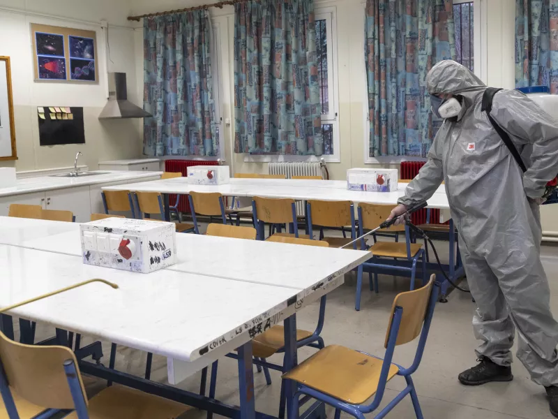 Ποια σχολεία αναστέλλουν τη λειτουργία τους λόγω κορωνοϊού και μέχρι πότε