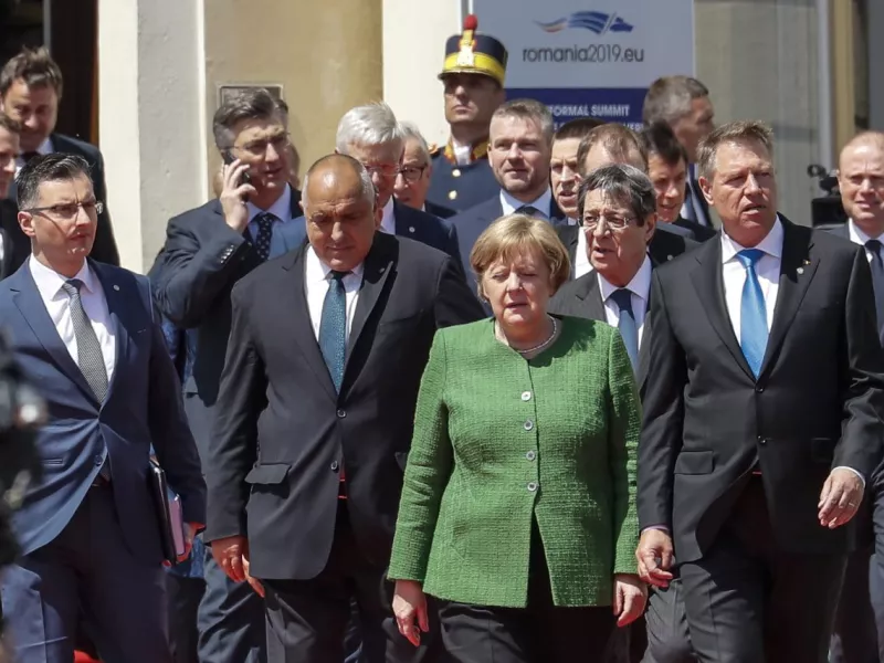 Spiegel για ευρωομόλογα: Με την Ελλάδα ήθελαν κατάρρευση Ευρωζώνης- Τώρα θα κερδίσουν