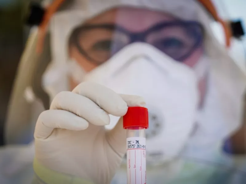 Ρεμδεσιβίρη: Ποιο το ελπιδοφόρο φάρμακο που ανέφερε ο Φάουτσι μιλώντας για την Ελλάδα