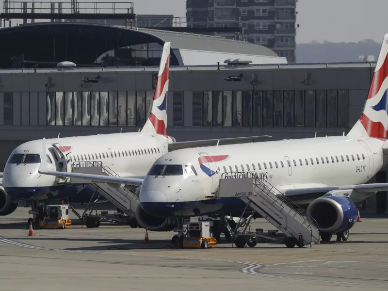 Βρετανία: Η μετωπική κατά της καραντίνας για διεθνείς αφίξεις που αφορά την Ελλάδα 