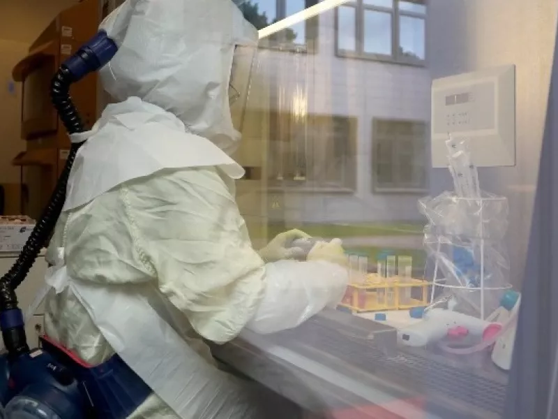 ΠΟΥ: Ρεκόρ με 284.196 κρούσματα κορωνοϊού και πάνω από 9.700 νεκρούς 