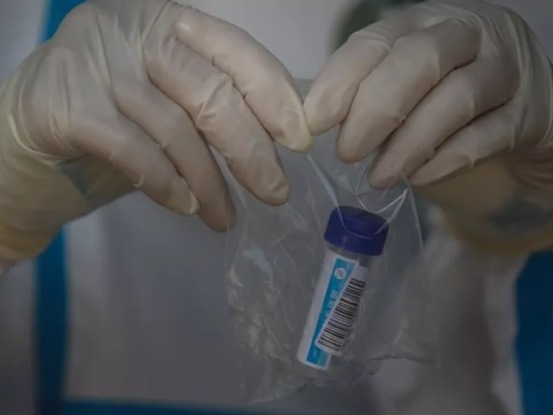 Λάρισα: Τρίτο κρούσμα με κορωνοϊό, εισήχθη σε ΜΕΘ