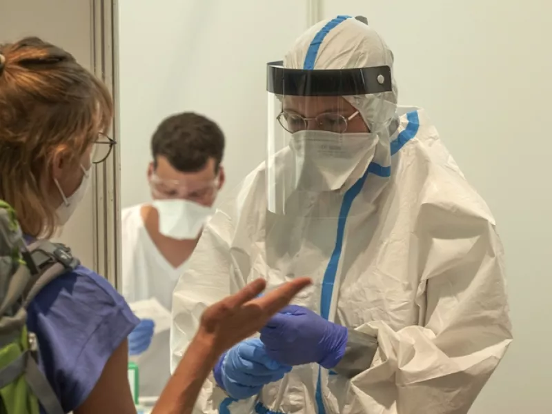 Κορωνοϊός: Πάνω από 400.000 κρούσματα καταγράφηκαν την Πέμπτη παγκοσμίως