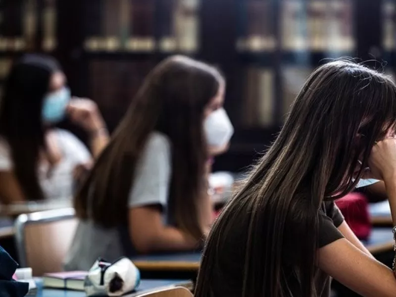 Υπερμεταδότες του κορωνοϊού οι έφηβοι- Η περίπτωση 13χρονης στις ΗΠΑ - Τι συνέβη