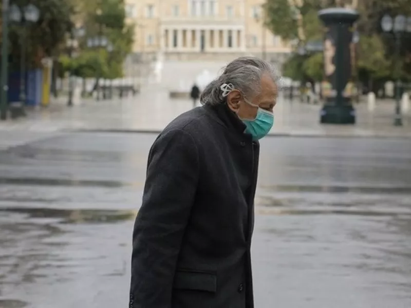 Lockdown: Tη χρυσή τομή για ασφαλές άνοιγμα ψάχνει η κυβέρνηση- Τα πιθανά σενάρια