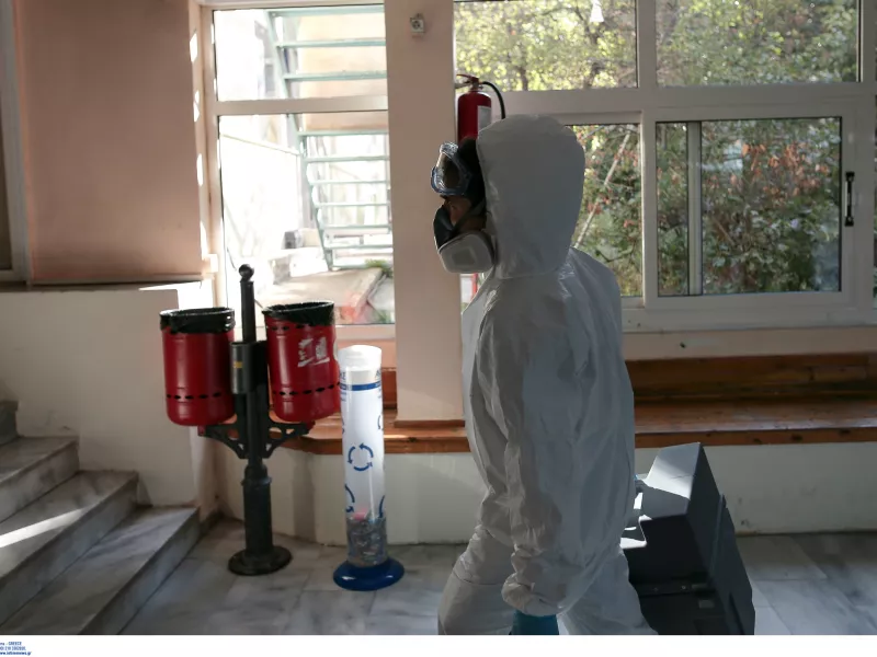 Κορωνοϊός- Ελλάδα: 882 νέα κρούσματα - 15 νέοι θάνατοι- 90 διασωληνωμένοι (πίνακες)