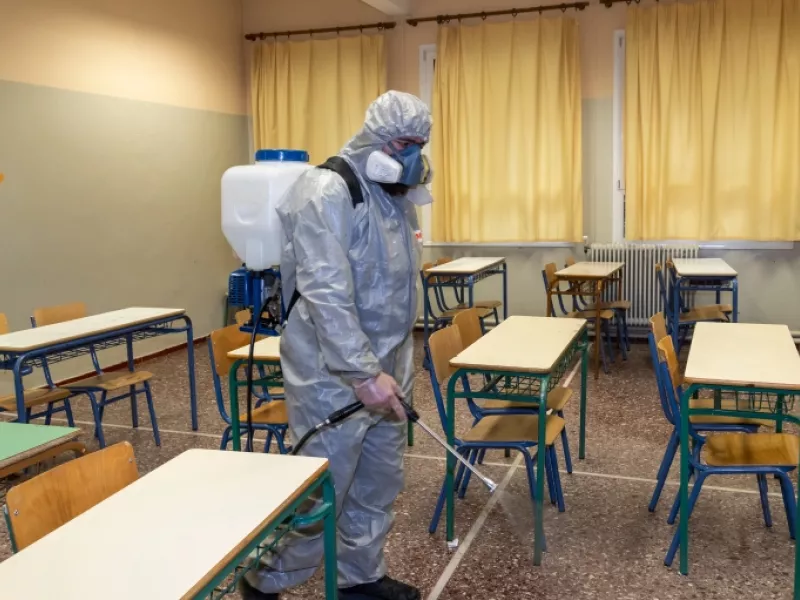 Είναι όντως τα σχολεία εστίες υπερμετάδοσης του κορωνοϊού;