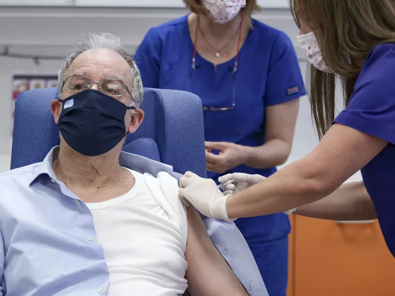 Ποιοι υπουργοί και κρατικοί αξιωματούχοι θα εμβολιαστούν τις επόμενες ημέρες