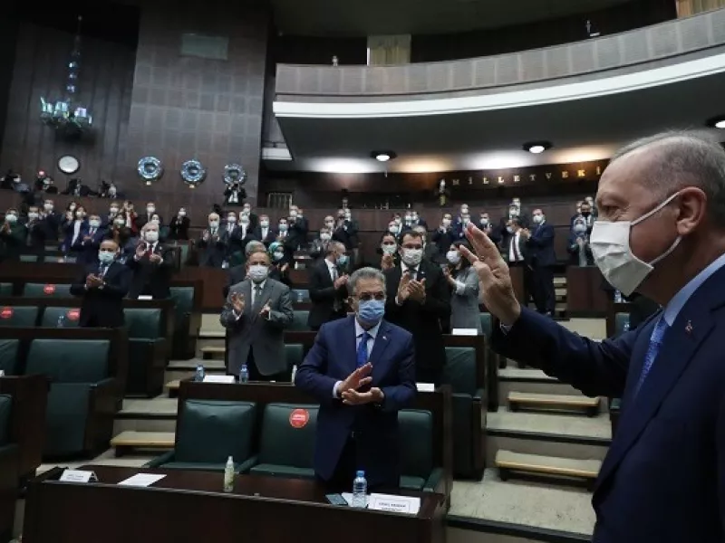 Τουρκία: Σπάνια επίδειξη ενότητας στην τουρκική εθνοσυνέλευση με φόντο τις κυρώσεις των ΗΠΑ	