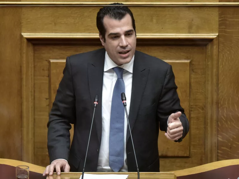 «Σφαγή» Σκουρλέτη - Πλεύρη στη Βουλή με φόντο την τρομοκρατία και τη Δημοκρατία