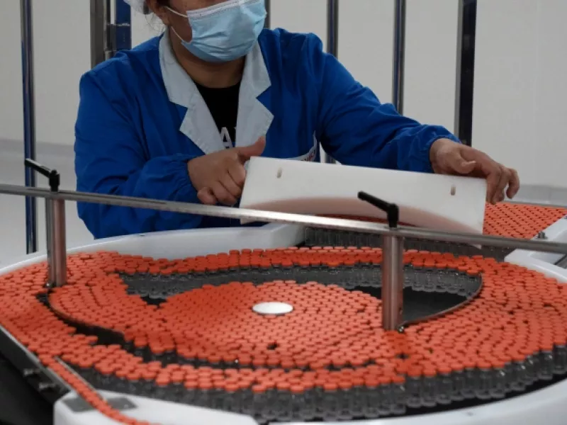 ΕΕ: Ελέγχθηκε εργοστάσιο παρασκευής του εμβολίου της AstraZeneca – Κατασχέθηκαν έγγραφα