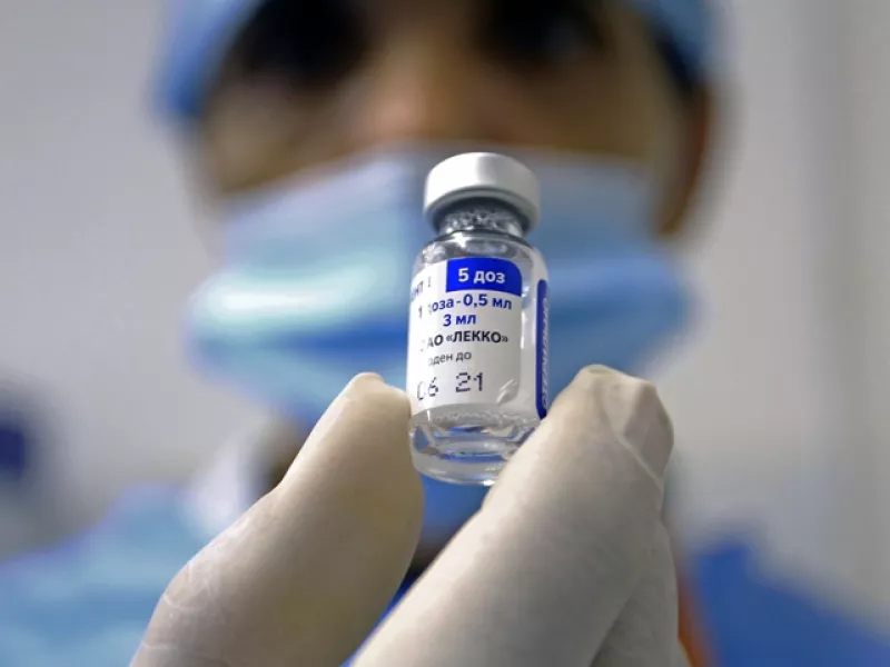 Γαλλία: Το ρωσικό εμβόλιο Sputnik V δεν μπορεί να εγκριθεί στην ΕΕ πριν από τέλη Ιουνίου