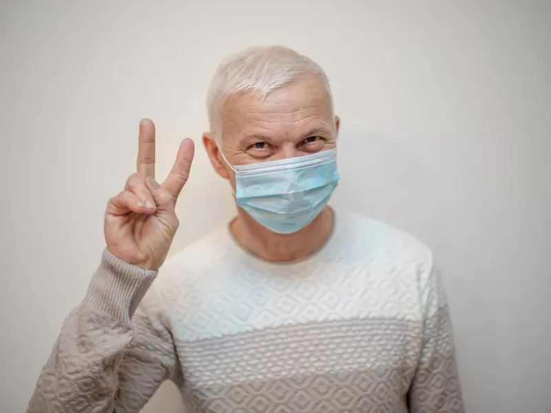 Κορωνοϊός: Ασθενείς μακράς διάρκειας νιώθουν, επιτέλους, πολύ καλύτερα μετά τον εμβολιασμό τους