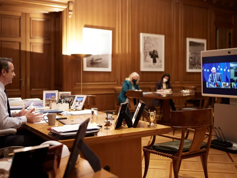 Άτυπη τηλεδιάσκεψη για Σύνοδο Κορυφής: Η ελληνική στάση για Τουρκία, οι οπαδοί της «αποκλιμάκωσης»