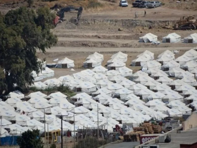 Λέσβος: Έκλεισε το ΚΥΤ του Καρά Τεπέ - Μηταράκης: Eθνική προσπάθεια αποσυμφόρησης των νησιών