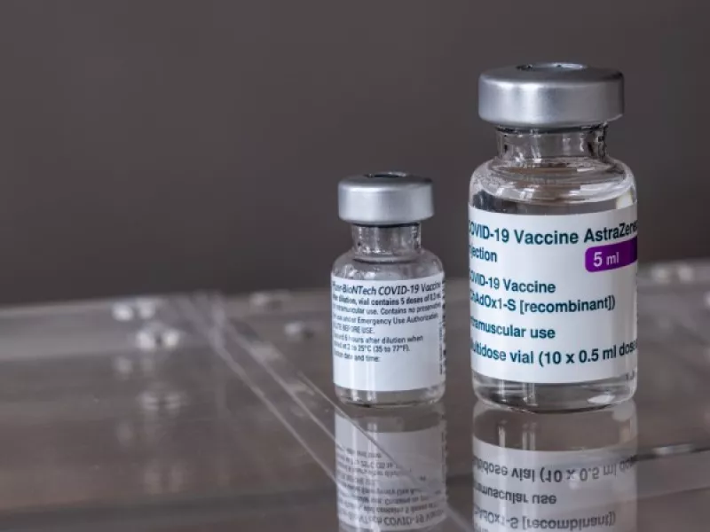 Μεταλλάξεις- Κορωνοϊός: Τι έδειξε έρευνα από Ινστιτούτο Παστέρ για εμβόλια Pfizer, AstraZeneca