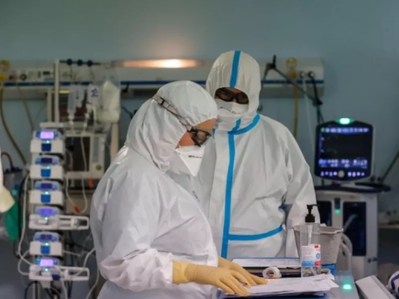 Κορωνοϊός- CDC: Οι ανεμβολίαστοι έχουν 2 φορές περισσότερες πιθανότητες να επαναμολυνθούν