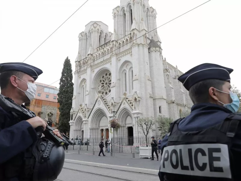 Γαλλία: Απελάσεις ισλαμιστών εξπρές  - Αλλάζει το προφίλ των τρομοκρατών