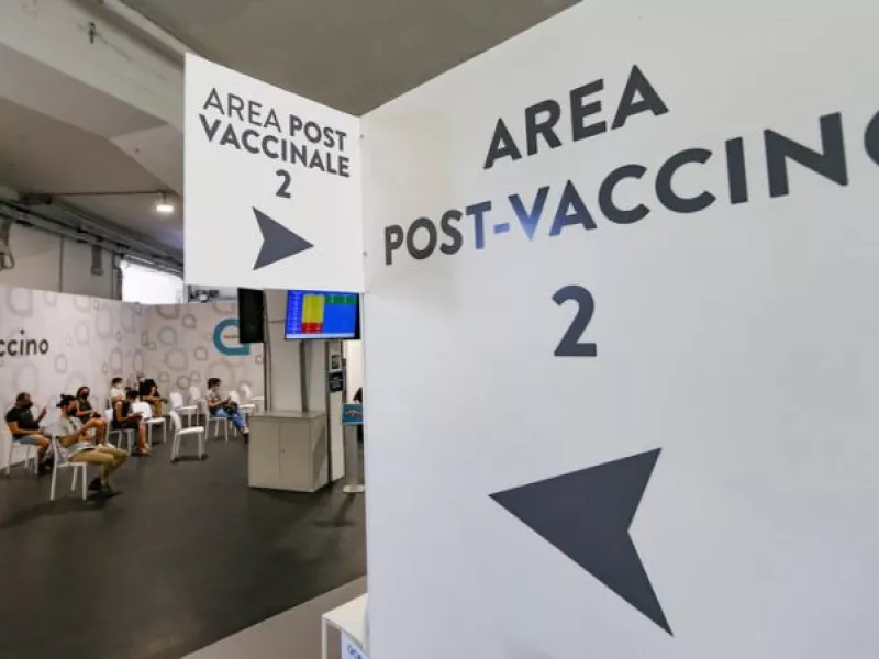 Ιταλία: Υποχρεωτικό «πράσινο πάσο εμβολιασμένου» σε όλους τους χώρους εργασίας	