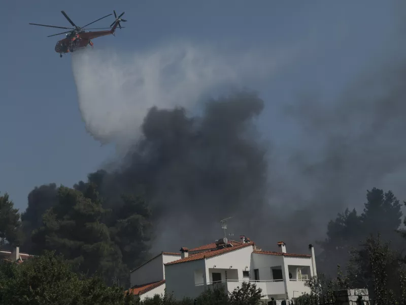 Χαρδαλιάς για τη φωτιά στη Σταμάτα: Σε ύφεση το πύρινο μέτωπο – Ελεύθεροι οι προσαχθέντες