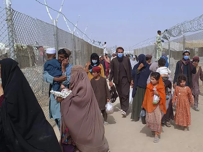 Αφγανιστάν: Εκατοντάδες οικογένειες εκλιπαρούν για φαγητό και στέγη στην Καμπούλ