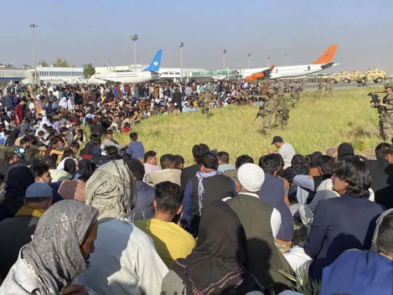 Βρετανία-Αφγανιστάν: Επτά νεκροί από το χάος στο αεροδρόμιο της Καμπούλ