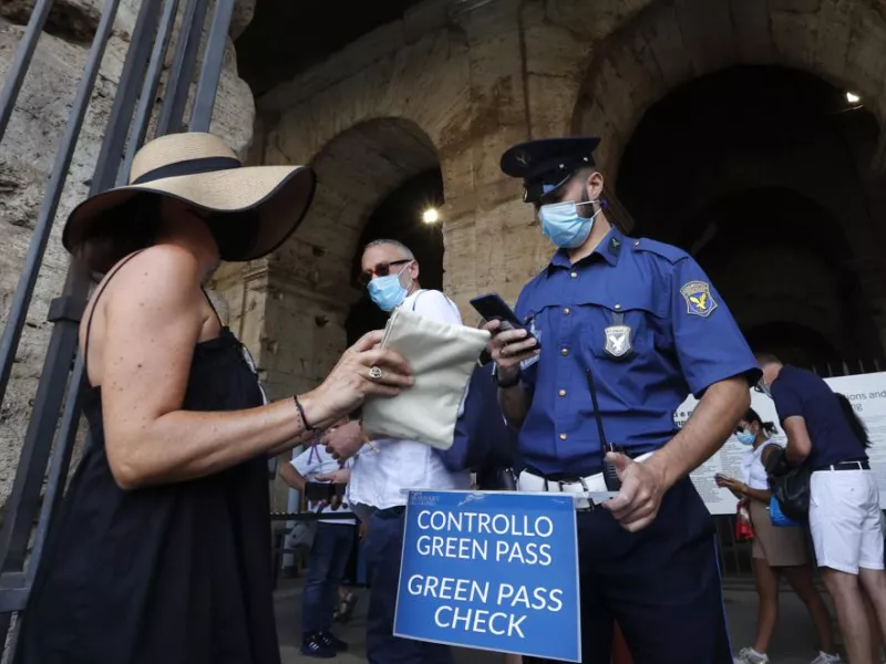 Ιταλία: Σφίγγει ο κλοιός για ανεμβολίαστους -Ζητείται η άμεση εφαρμογή του σούπερ πράσινου πάσου 