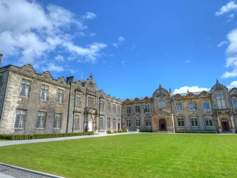 Υποσκελίστηκαν για 1η φορά τα πανεπιστήμια Οξφόρδης - Κέμπριτζ -1ο στην κατάταξη το Σεντ Αντριους