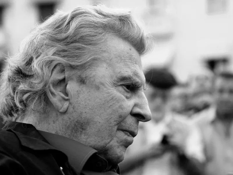 Οικογένεια Θεοδωράκη: Σε τριήμερο λαϊκό προσκύνημα θα εκτεθεί η σορός του Μίκη