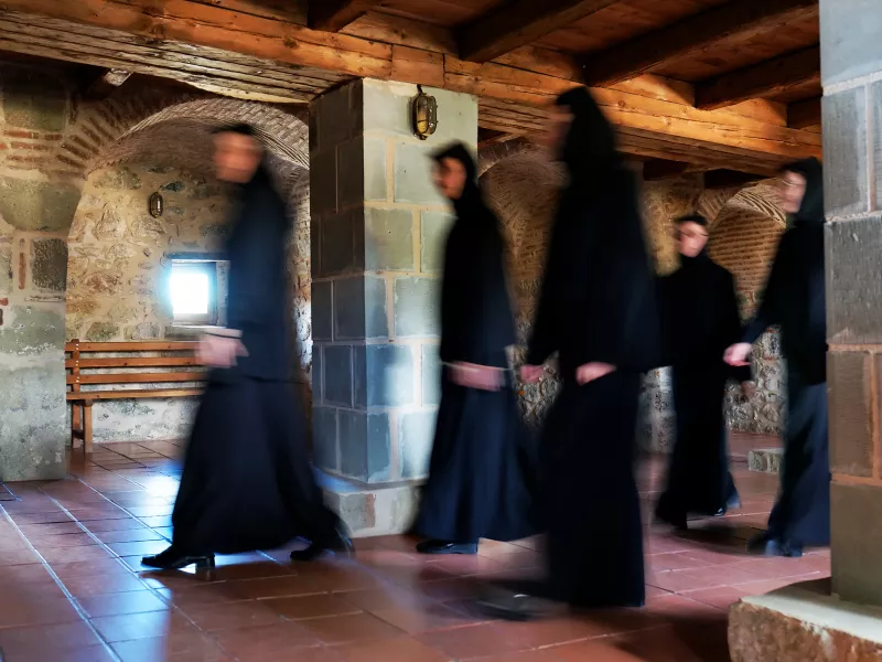 Δικηγόρος Αδελφότητας: 2 νεκρές, 2 στη ΜΕΘ από κορωνοϊό – «Δεν είναι άντρο αντιεμβολιαστών»