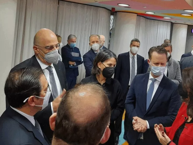 Συνάντηση Δένδια με τη Γερμανίδα υπουργό Εξωτερικών Αναλένα Μπέρμποκ εν μέσω Ουκρανικού