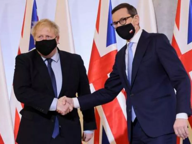 Τζόνσον «κατά βάρβαρου Πούτιν»: Έτοιμοι να εντείνουμε και να συνεχίσουμε τις κυρώσεις όσο χρειαστεί